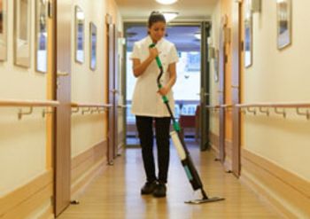 Migliori voti vanno al sistema di pulizia dei pavimenti Unger erGO clean